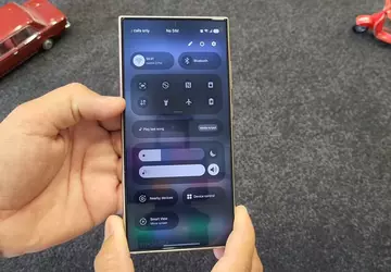 Bloger demonstruje nowe funkcje One UI ...