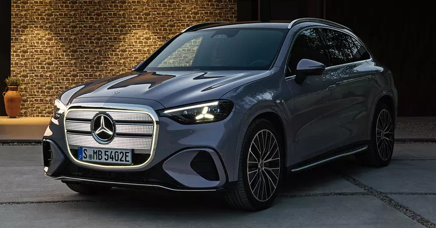 Mercedes zaprezentował elektryczny GLC z ogromną podświetlaną atrapą