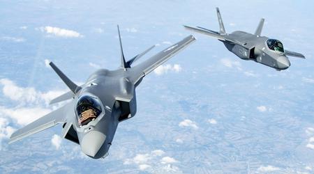 Pentagon wstrzyma prawie 10% kosztów nowych myśliwców F-35 podczas dopracowywania oprogramowania TR-3 - Lockheed Martin straci ponad 400 milionów dolarów do końca roku.