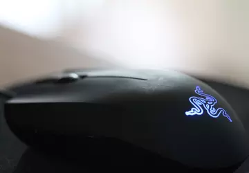 Błąd w oprogramowaniu myszy Razer pozwala ...