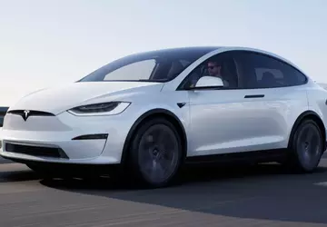 Tesla wycofuje ponad 40 tys. samochodów ...