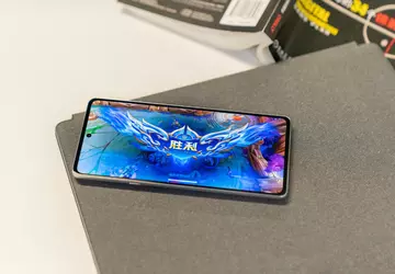 Przedni aparat 60 MP, główny aparat ...