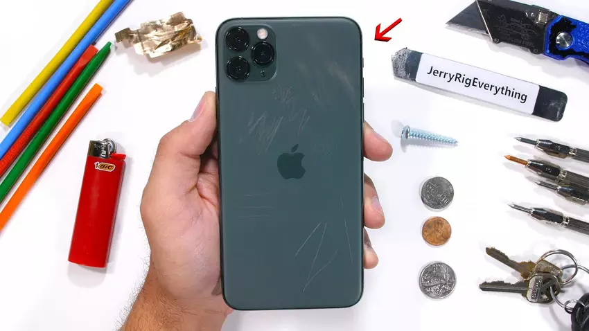 To ci nie jest iPad Pro: iPhone 11 Pro Max przeszedł test wytrzymałości JerryRigEverything.