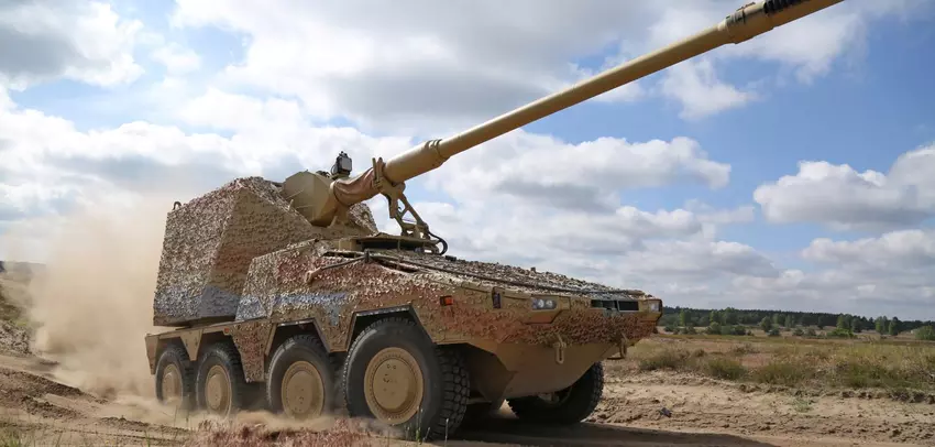 Armia niemiecka rozpoczyna testy działa kołowego RCH 155, opartego na Boxer APC i wyposażonego w wieżyczkę Panzerhaubitze 2000.