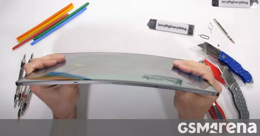 Samsung Galaxy Tab S8 Ultra wytrzymuje test wytrzymałości