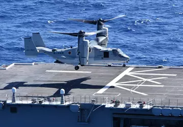 Amerykański kabriolet V-22 Osprey po raz ...