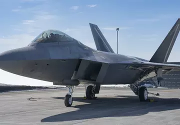 Siły Powietrzne USA przywróciły do służby ...