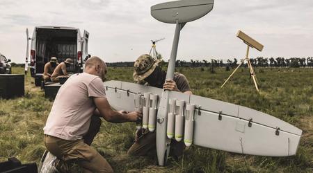 Ukraina stworzyła bezzałogowy samolot REX, który może zrzucać amunicję o wadze do 10 kg i latać na odległość do 45 km.