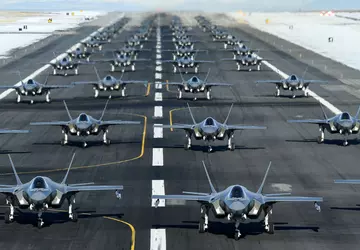 Pentagon kupuje 375 F-35 o wartości ...