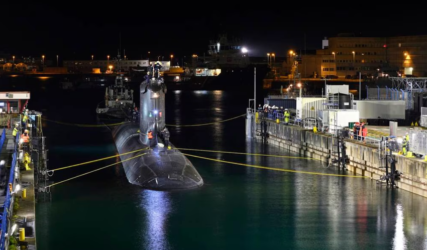 Francja rozpoczyna końcowe testy SSN Duguay-Trouin, okrętu podwodnego nowej generacji o napędzie atomowym, zdolnego do przenoszenia pocisków Exocet SM39 i torped FM21.