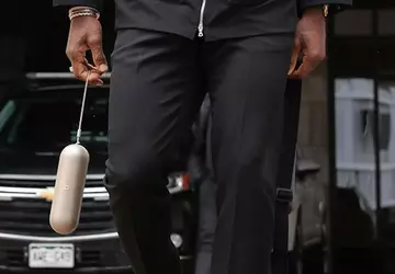 Koszykarz LeBron James został zauważony przed ...