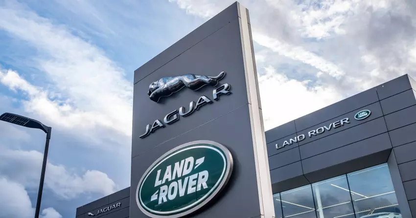 Rząd Wielkiej Brytanii gwarantuje Jaguar Land Rover kredyt 1,5 miliarda funtów na odbudowę po ataku hakerskim