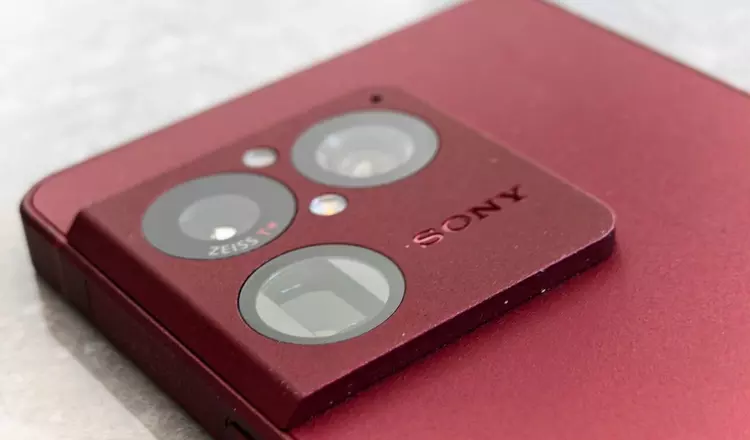 Sony wprowadza Android 17 na smartfony: ...