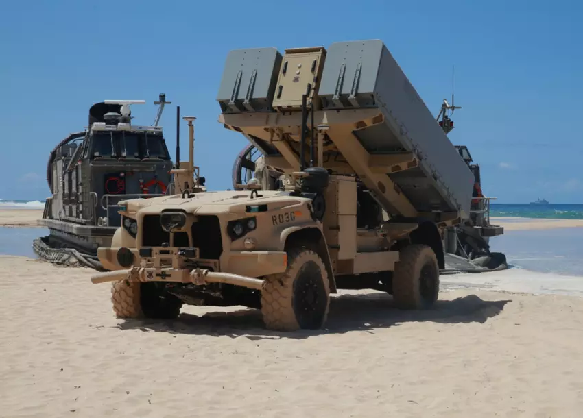 Oshkosh Defense otrzymał 23,7 mln USD na dostawę bezzałogowych wyrzutni dla Korpusu Piechoty Morskiej USA w ramach wsparcia HIMARS