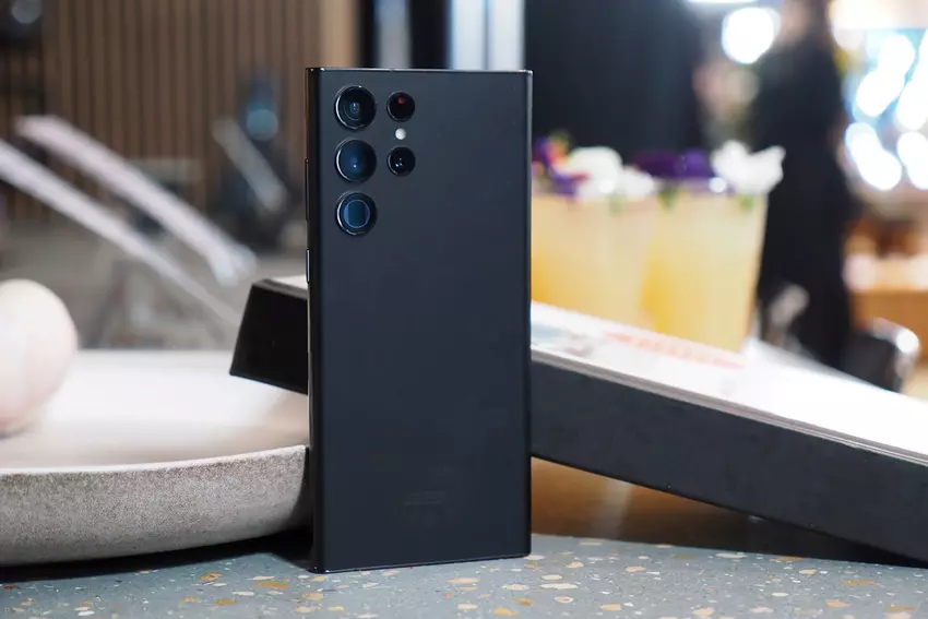 Samsung masowo rekrutuje pracowników w Rosji, pomimo oficjalnego zapowiedzi opuszczenia rynku