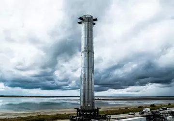 SpaceX pomyślnie przetestowało wszystkie 33 silniki ...