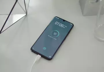 Insider: smartfon z 150-watową ładowarką już ...