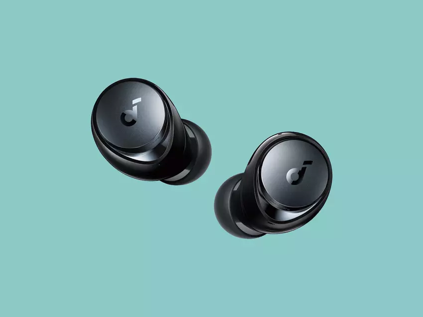 Soundcore by Anker Space A40 z adaptacyjnym ANC i do 50 godzin pracy na baterii jest dostępny na Amazon za 76 USD (23 USD zniżki).