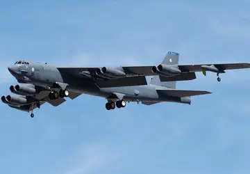 USA wysyłają cztery bombowce nuklearne B-52 ...
