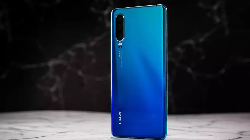 W kamery przedniej Huawei P30 pojawił się tryb nocny 