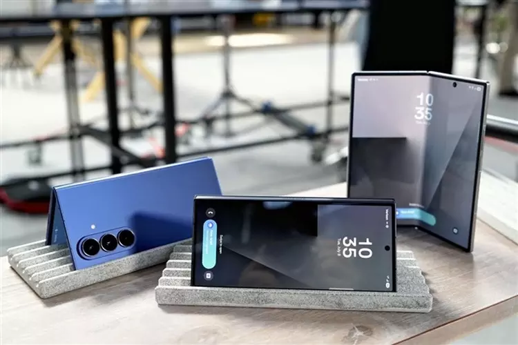 Samsung pracuje nad nowym składanym smartfonem ...