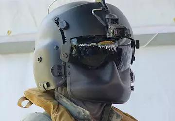 Amerykański hełm lotniczy HGU-56/P uratował życie ...