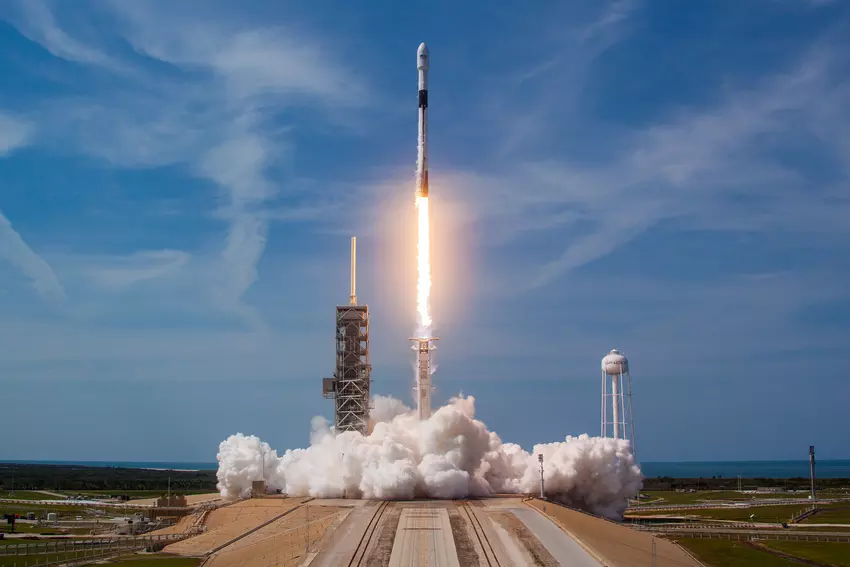 Rakieta Falcon 9 firmy SpaceX wyśle 3 stycznia w kosmos rekordową liczbę satelitów