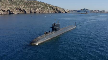 Nowy hiszpański okręt podwodny Isaac Peral po raz pierwszy zanurzył się na maksymalną głębokość 460 metrów.