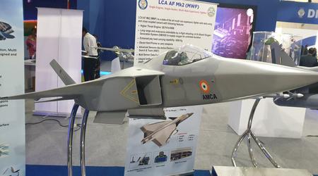 Indie zatwierdzają pełny rozwój myśliwca piątej generacji