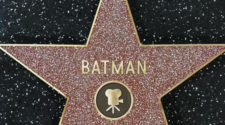 Batman otrzymuje gwiazdę na Hollywood Walk of Fame - jest pierwszym superbohaterem, który dokonał tego wyczynu.