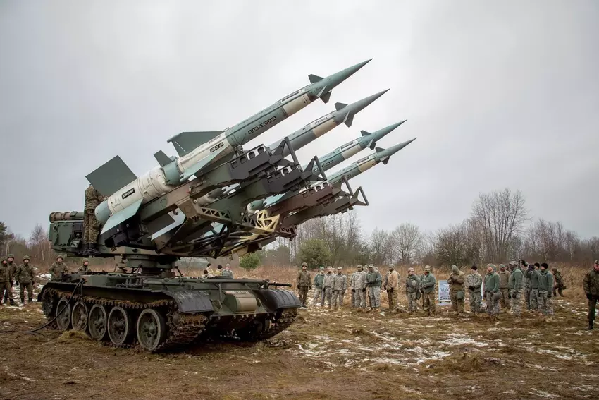 AFU używa C-125 Newa SC, polskiej modyfikacji radzieckiego SAM-a z unowocześnioną elektroniką i opartej na podwoziu czołgu WZT-1