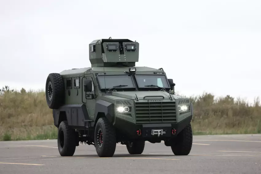 Kanadyjski producent pojazdów opancerzonych Roshel dostarcza 1700. senatora na Ukrainę