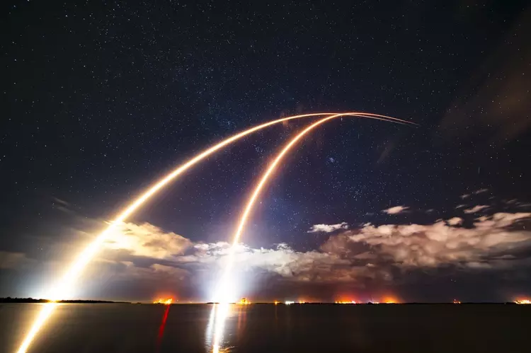 SpaceX przeprowadziło dwa starty Falcon 9 ...