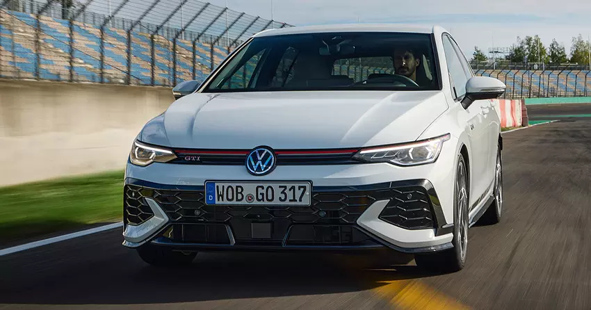 50 lat GTI: Volkswagen zaprezentuje jubileuszową wersję Golfa podczas 24-godzinnego wyścigu na torze Nürburgring
