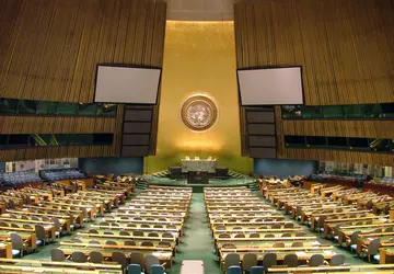 ONZ przyjmuje pierwszą globalną rezolucję w ...