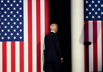 Personel Bidena dowiedział się o jego ...