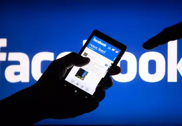 Facebook nauczyw się wyznaczać priorytet wiadomości