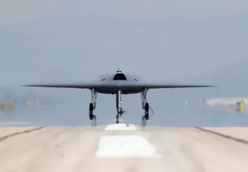 Turecki dron ANKA-3, który przypomina bombowiec ...