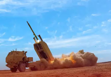 Tysiące pocisków GMLRS, setki rakiet AGM-158 ...