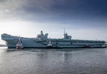 Najnowszy brytyjski lotniskowiec o wartości 3 ...