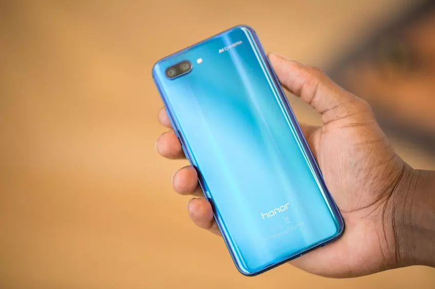 Honor 8X, Honor 10, Honor V10 i Huawei Nova 4 otrzymały wersję beta EMUI 10