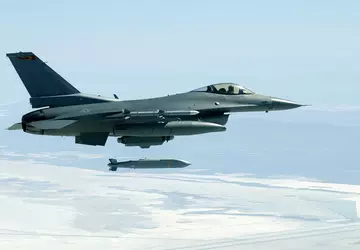 USA przekazuje Ukrainie bomby JSOW dla ...