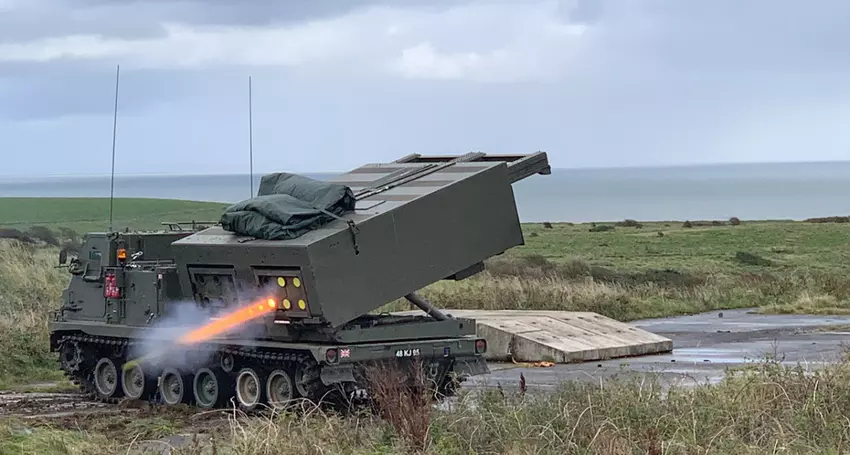 Ukraińskie wojsko przeszkolone do obsługi systemów rakietowych M270 MLRS w Wielkiej Brytanii