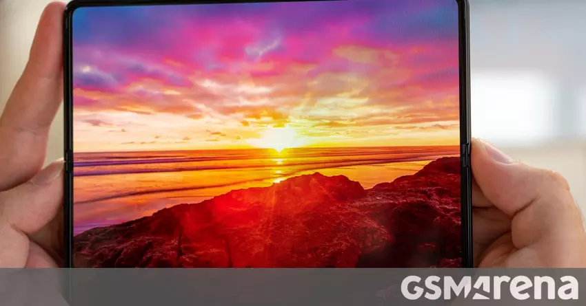 Pojawiają się plotki o wymiarach ekranu Samsunga Galaxy Fold4