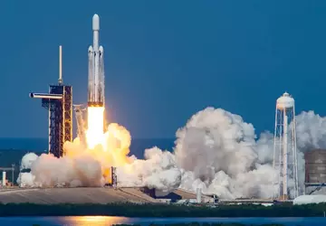 Falcon Heavy wraca po 18 miesiącach: ...