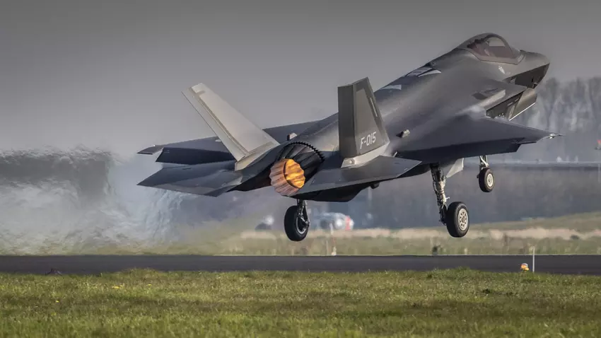 Szwajcaria podpisuje wart 6,035 mld euro kontrakt na myśliwce piątej generacji F-35A Lightning II