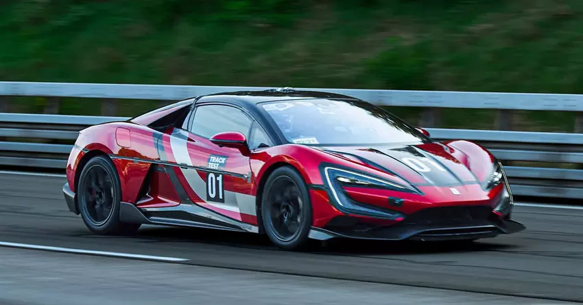 Yangwang U9 na torze testowym