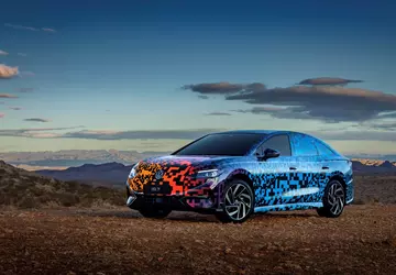 Volkswagen wprowadza elektrycznego sedana ID.7 o ...