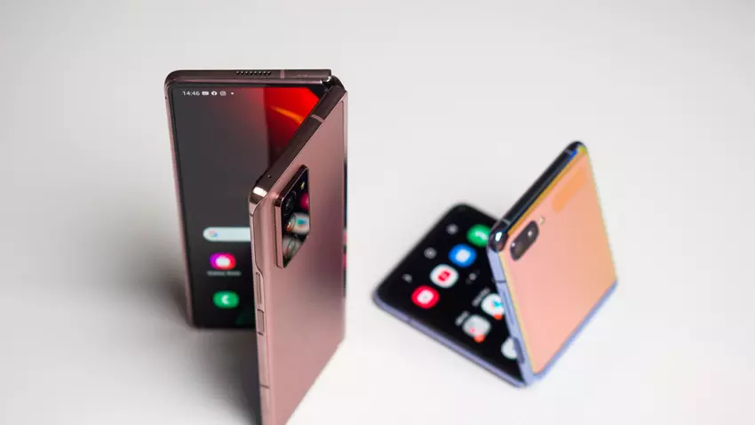 Counterpoint Research: Do 2023 roku dostawy składanych smartfonów wzrosną 10-krotnie, ale dominować będzie Samsung