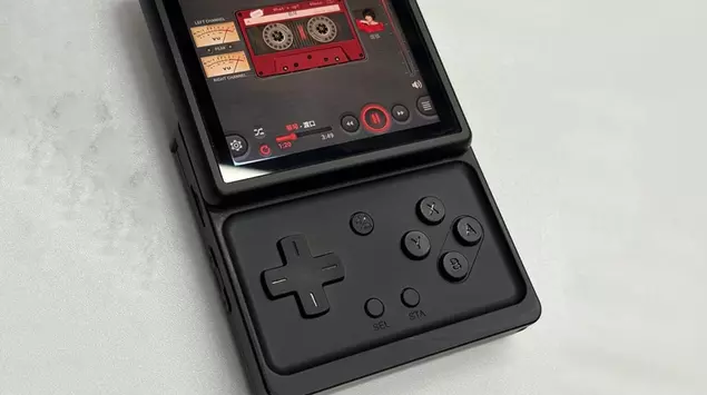 Innowacyjna konsola retro Anbernic RG Rotate: ...